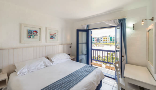 Beachfront - 4 Star Hotel - https://www.clubmykonos.co.za/beachfront/beachfront-2-bedroom-kaliva