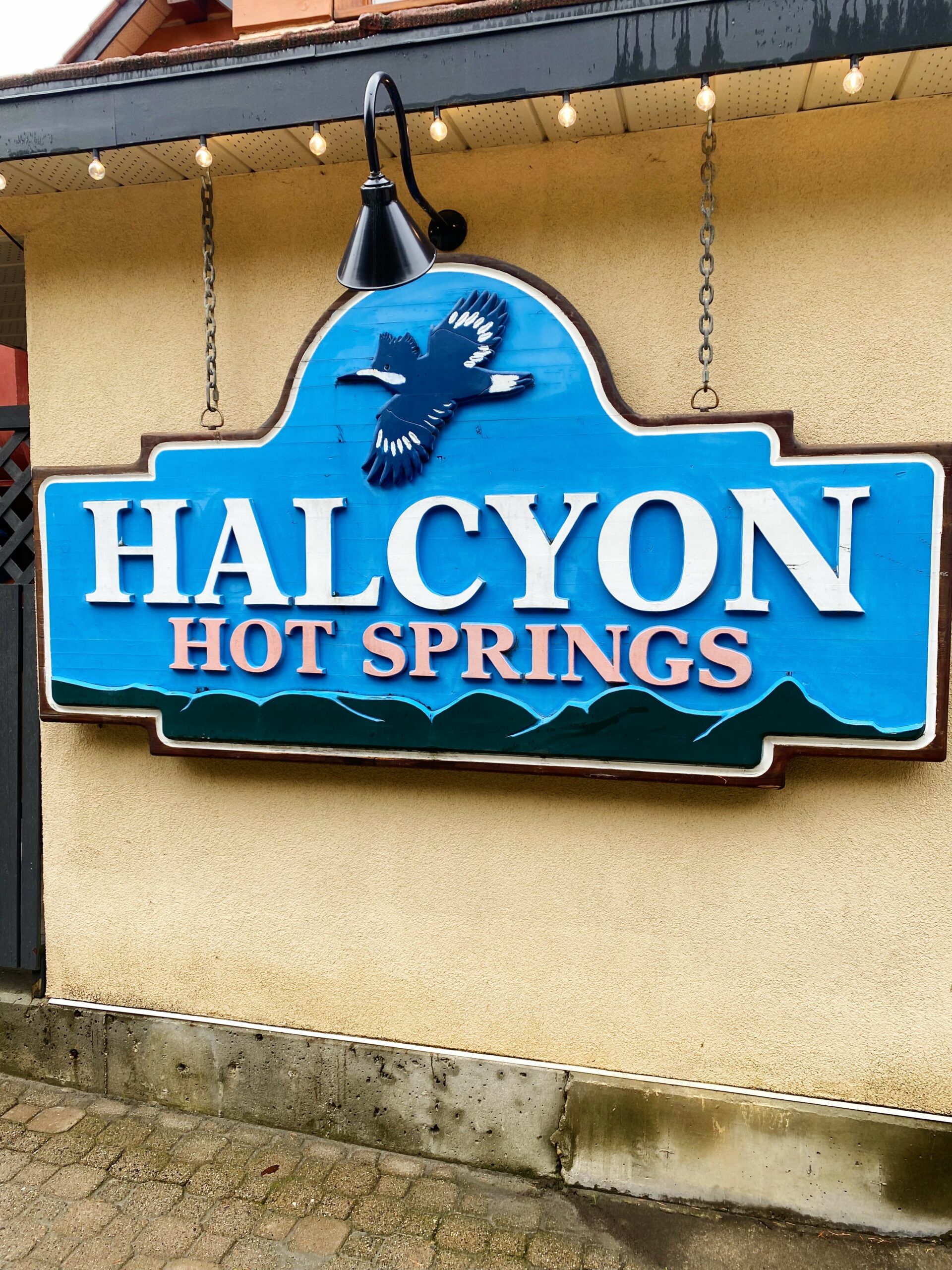 Halcyon Hot Springs Sign. Photo by: Maria Aguirre